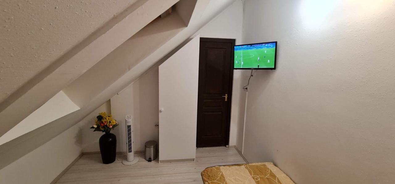 Arato Vendeghaz Hotel Pécs Exterior photo