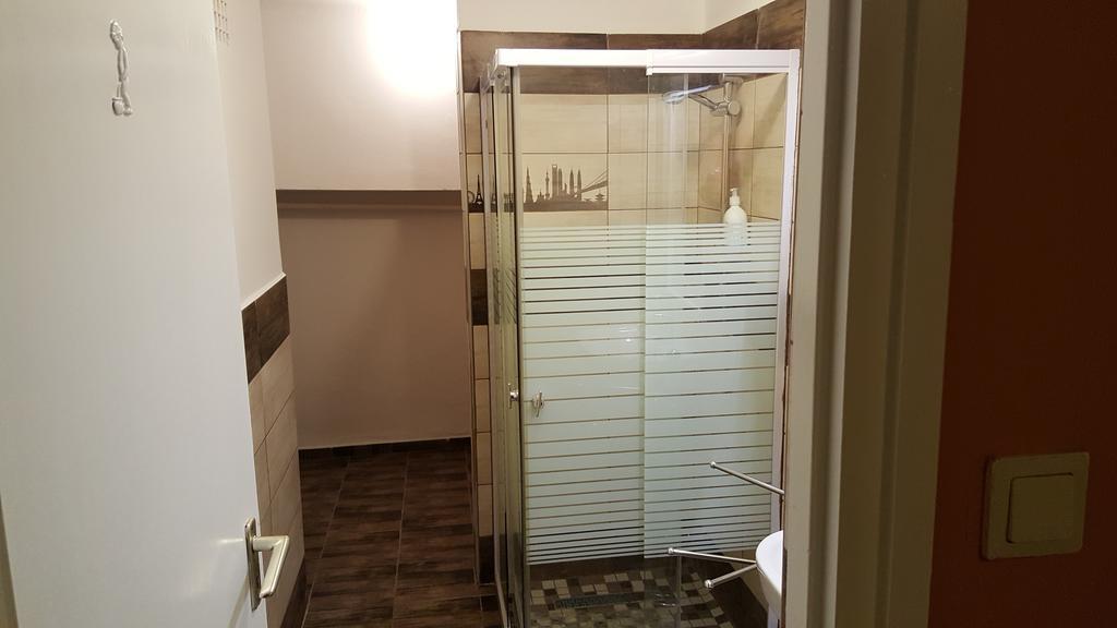 Arato Vendeghaz Hotel Pécs Exterior photo
